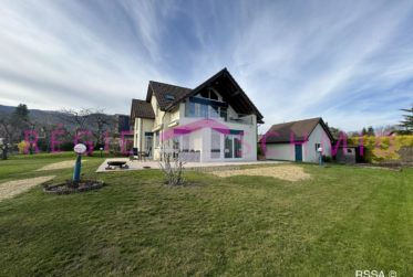 4 Bedrooms House, Individual house