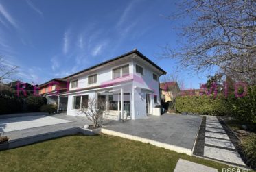 Villa individuelle au calme de 5 pièces à Mies