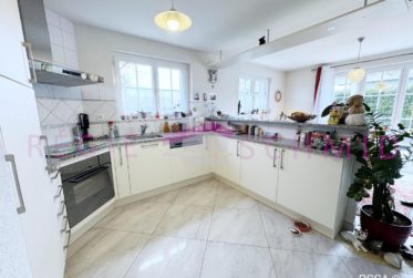 Villa jumelle de 7 pièces à Duillier