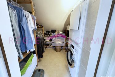 Appartement en attique de 6,5 pièces à Vernier