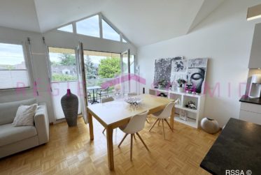 Appartement en attique de 6,5 pièces à Vernier