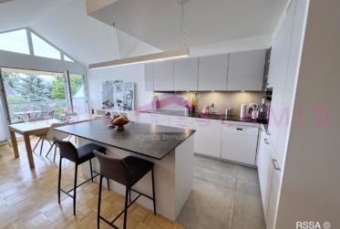Appartement en attique de 6,5 pièces à Vernier