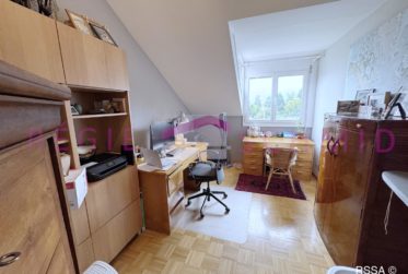 Appartement en attique de 6,5 pièces à Vernier