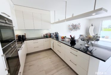 Appartement de standing au coeur de Nyon, au calm et a deux pas de la gare.