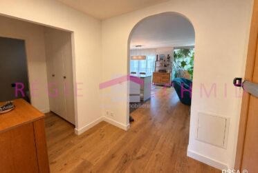 4.5 Rooms Flat, Flat with front and rear views