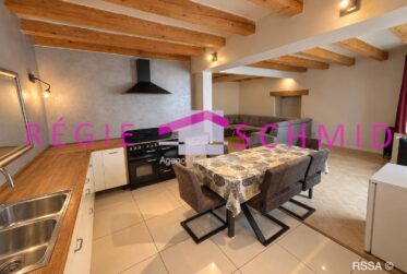 3 Rooms Flat, Flat with front and rear views